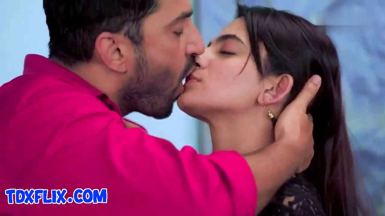 Ayesha Kapoor Nude Sex by Boss in Office Video
